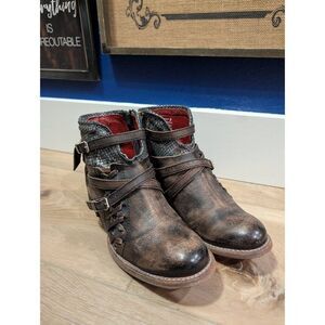 SOLD SOLD SOLD Freebird by Steven Belfast Booties Women's 9